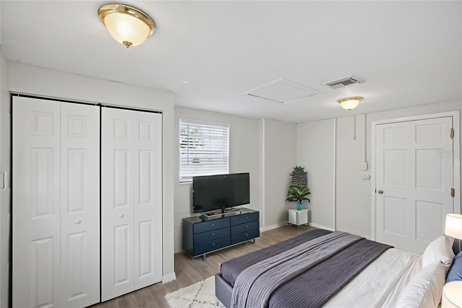 This photo has been Virtually Staged.