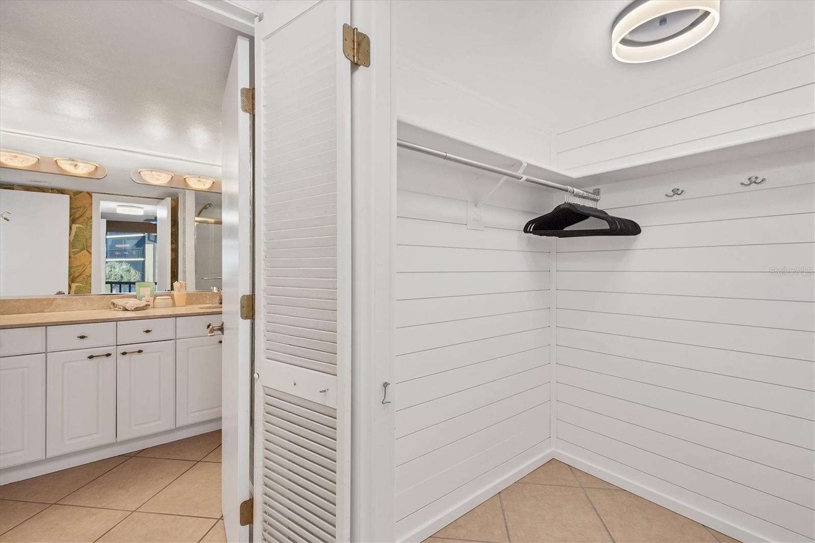 8750 MIDNIGHT PASS RD #302, SARASOTA, FL, 34242