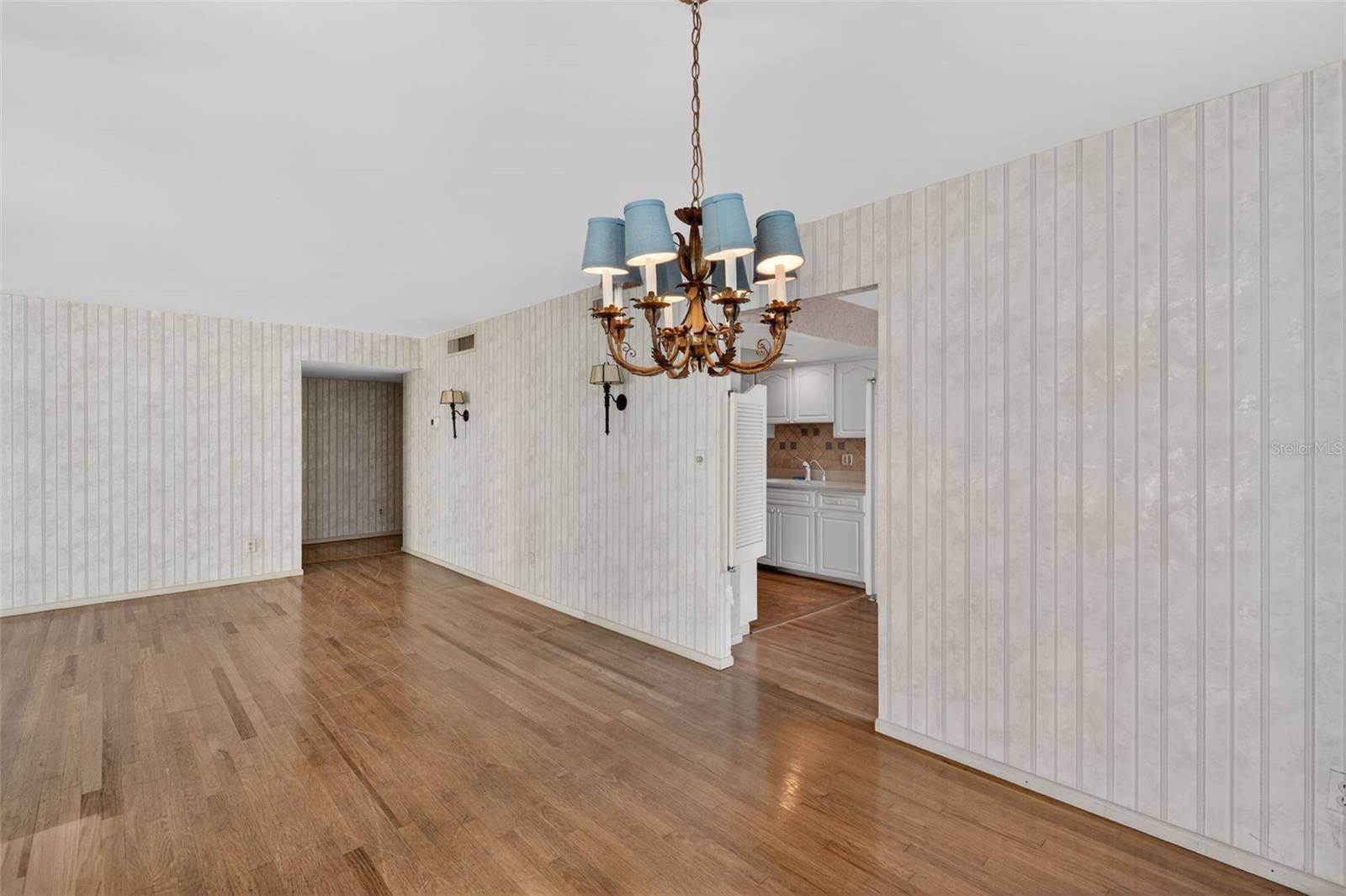 1111 N GULFSTREAM AVE #8D, SARASOTA, FL, 34236