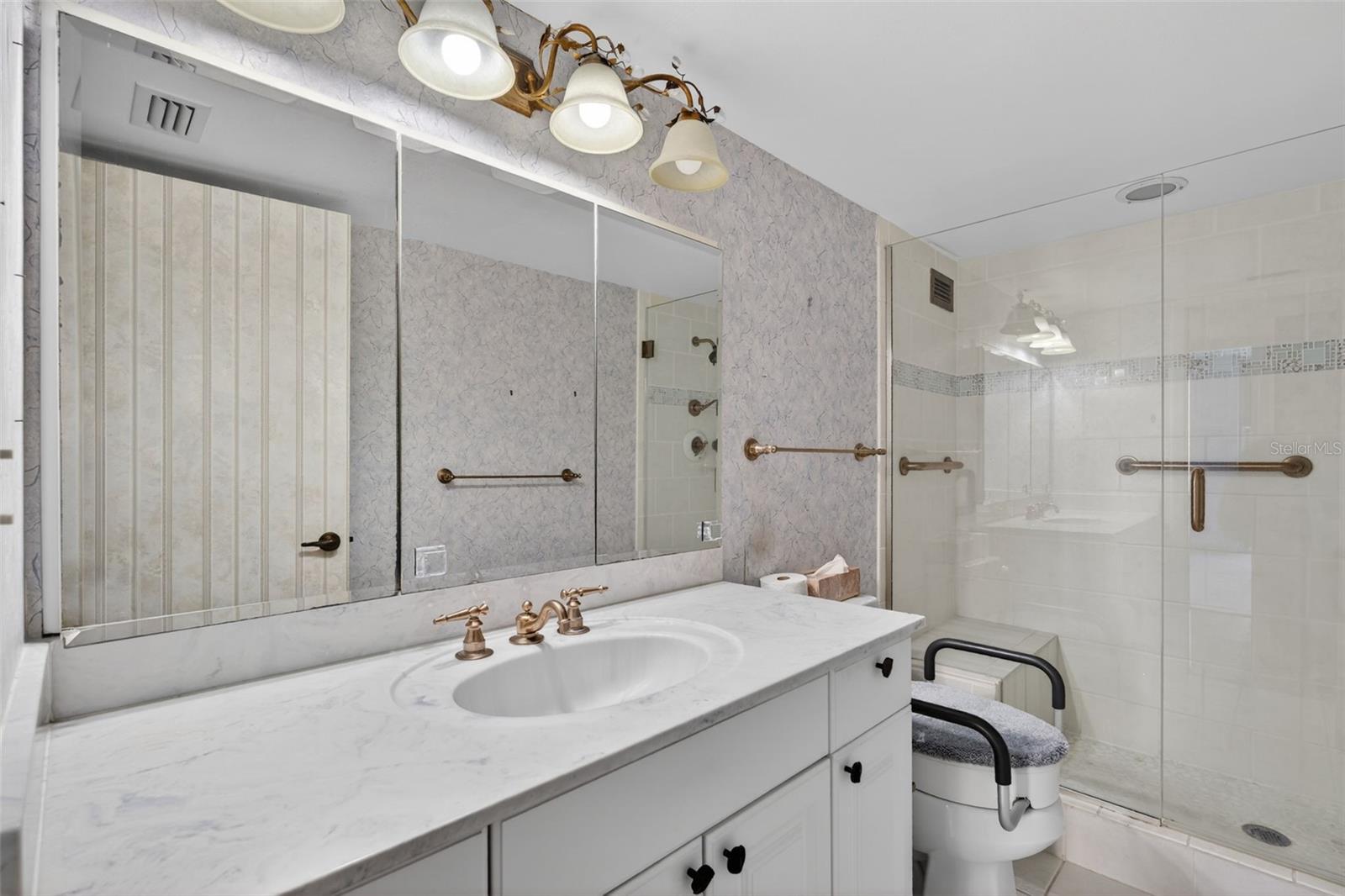 1111 N GULFSTREAM AVE #8D, SARASOTA, FL, 34236