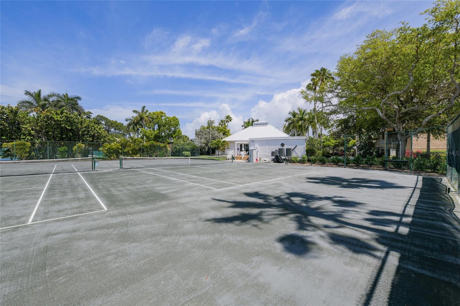 1260 DOLPHIN BAY WAY #403, SARASOTA, FL, 34242