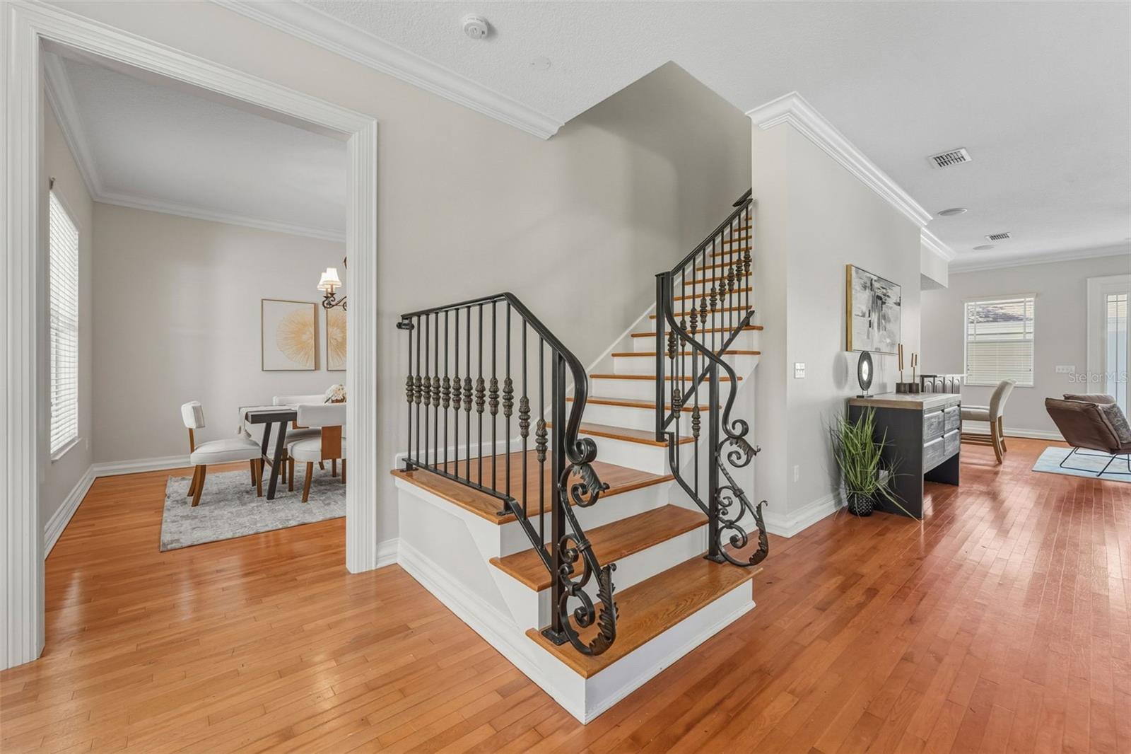 Living Room / Dining