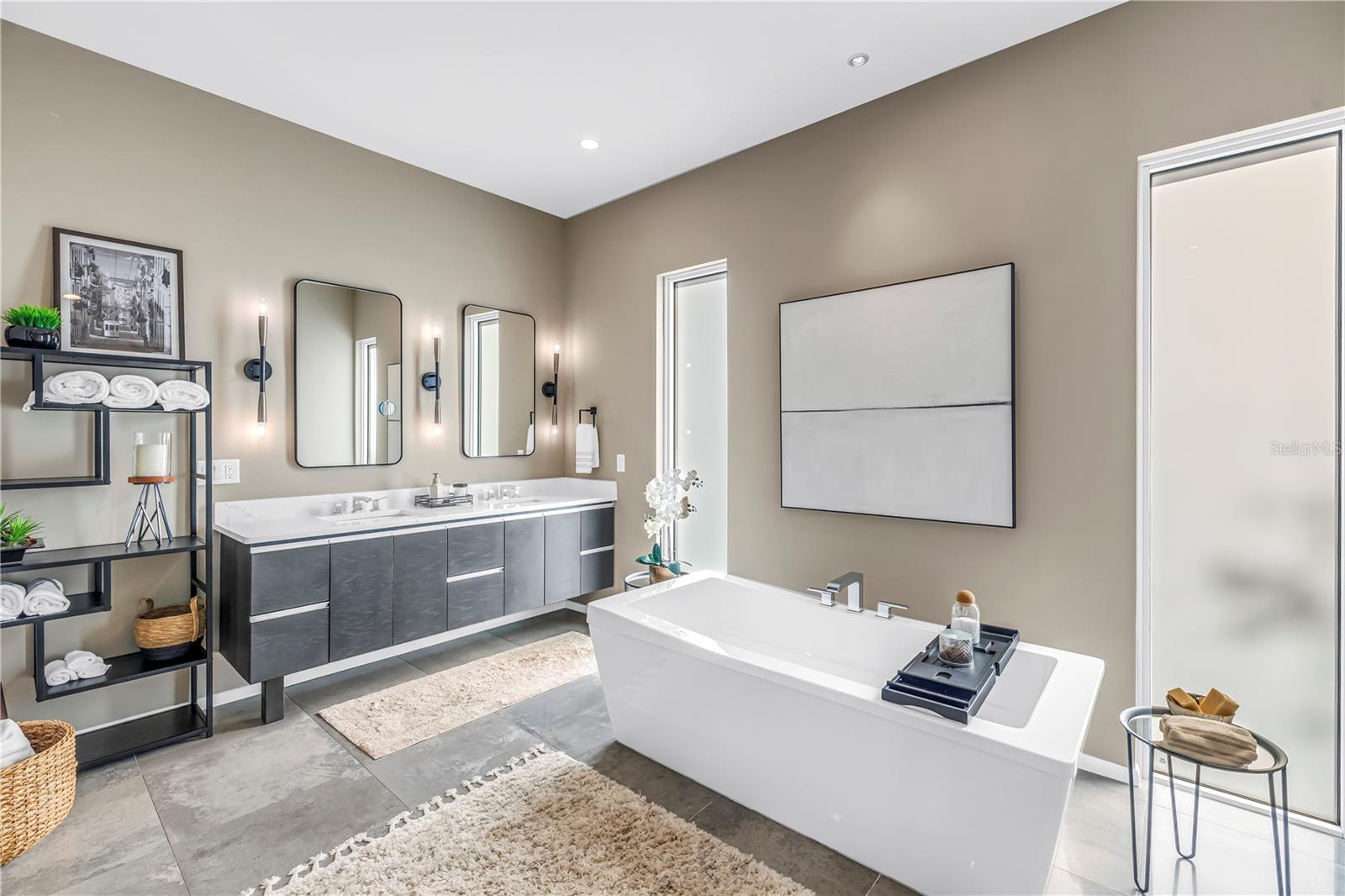 TB8469526 Property Photo