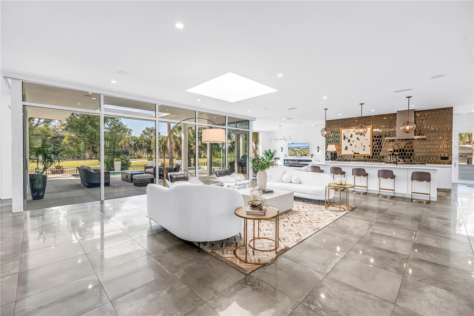 TB8469526 Property Photo