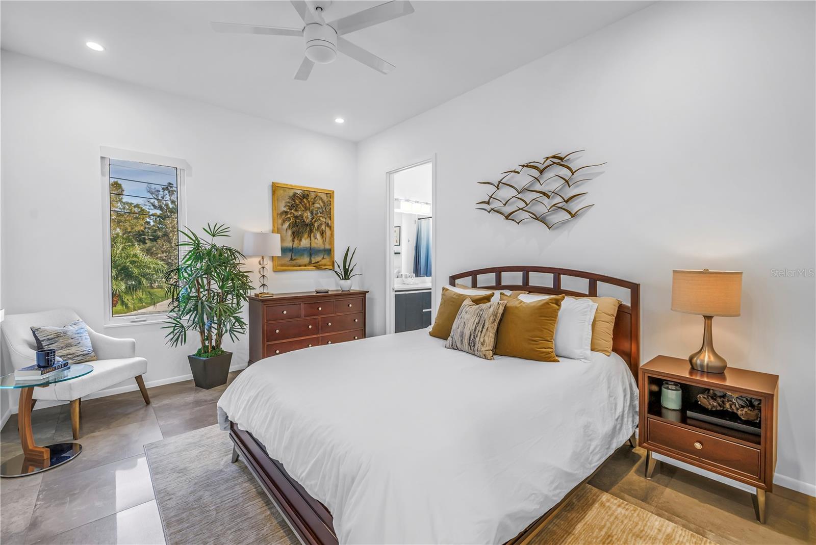 TB8469526 Property Photo