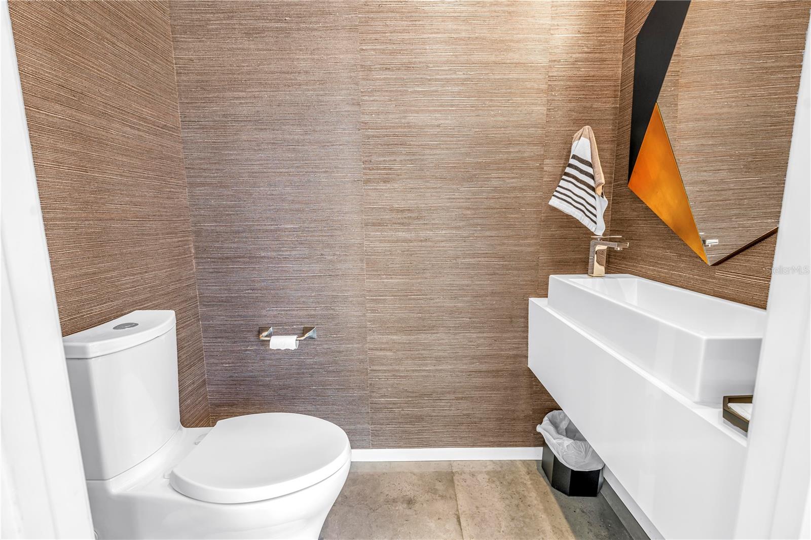 TB8469526 Property Photo