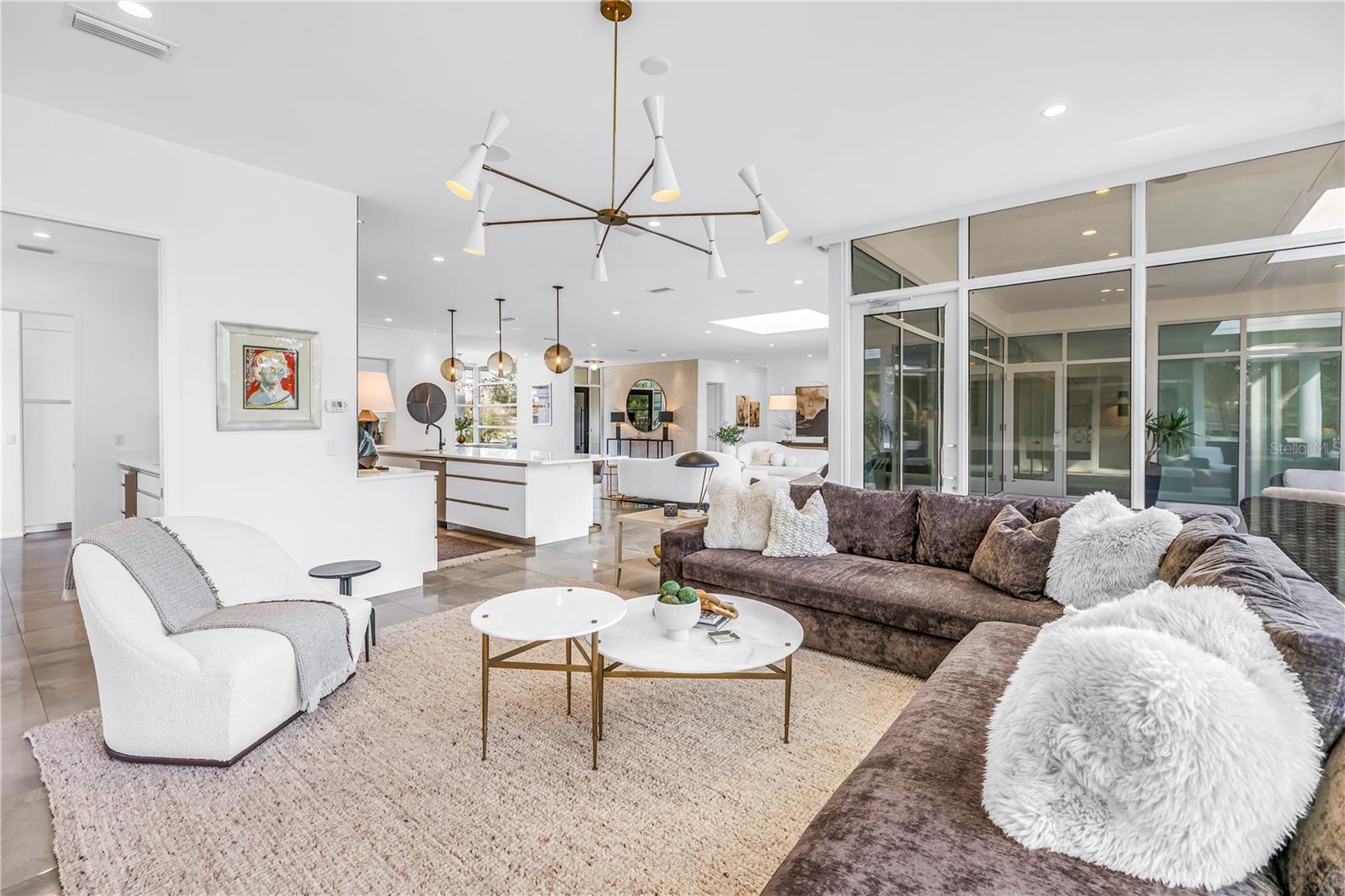 TB8469526 Property Photo