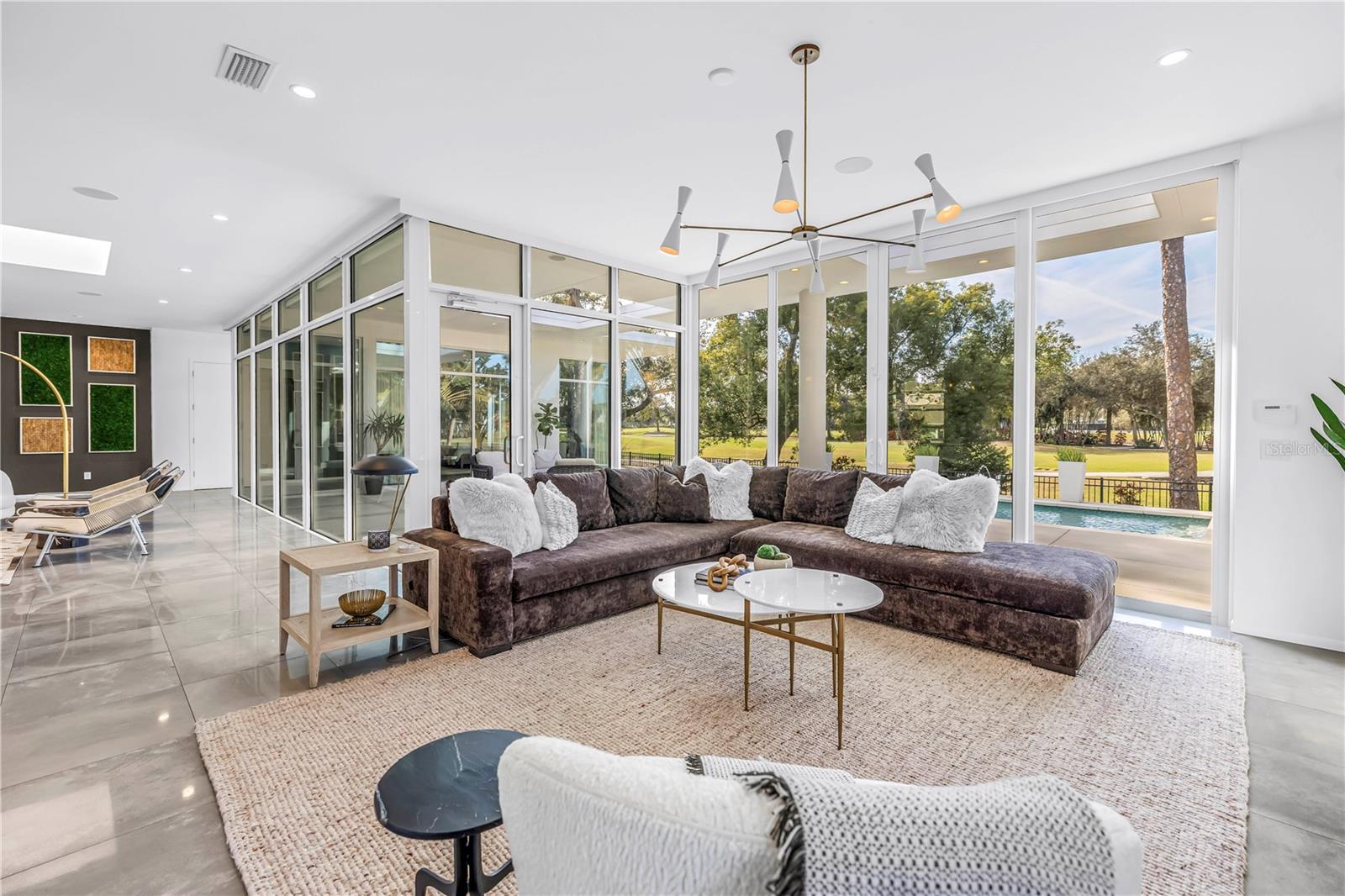 TB8469526 Property Photo