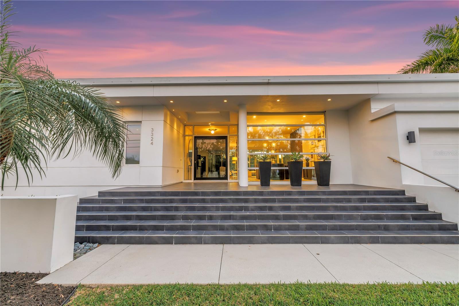 TB8469526 Property Photo