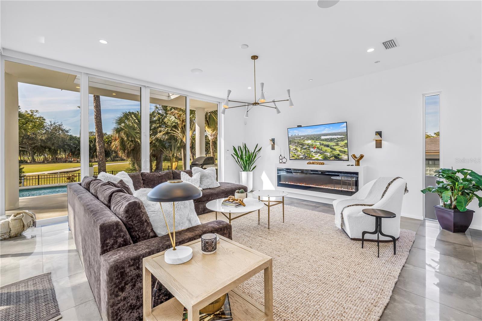 TB8469526 Property Photo