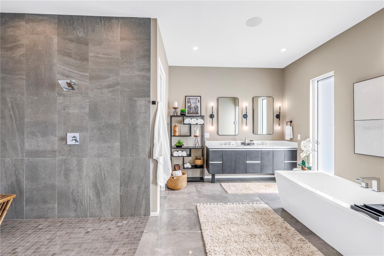 TB8469526 Property Photo