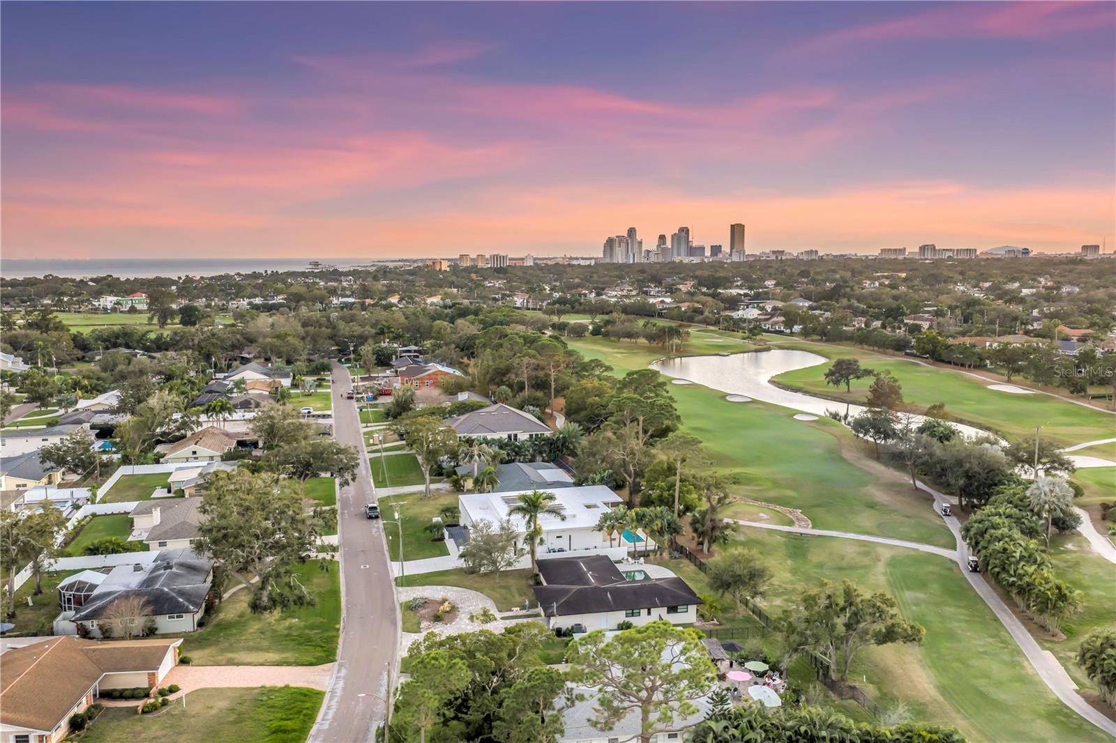 TB8469526 Property Photo