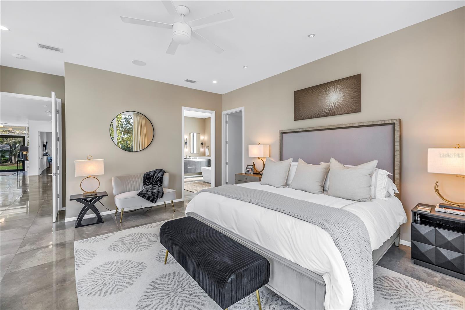 TB8469526 Property Photo