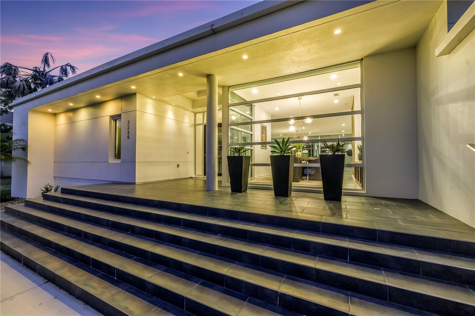 TB8469526 Property Photo