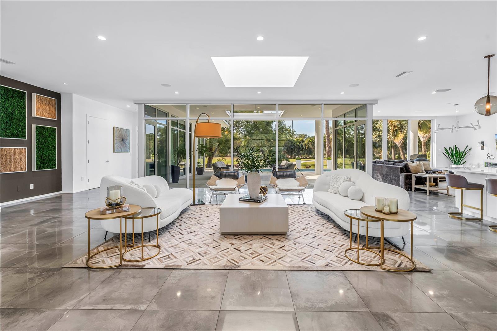 TB8469526 Property Photo