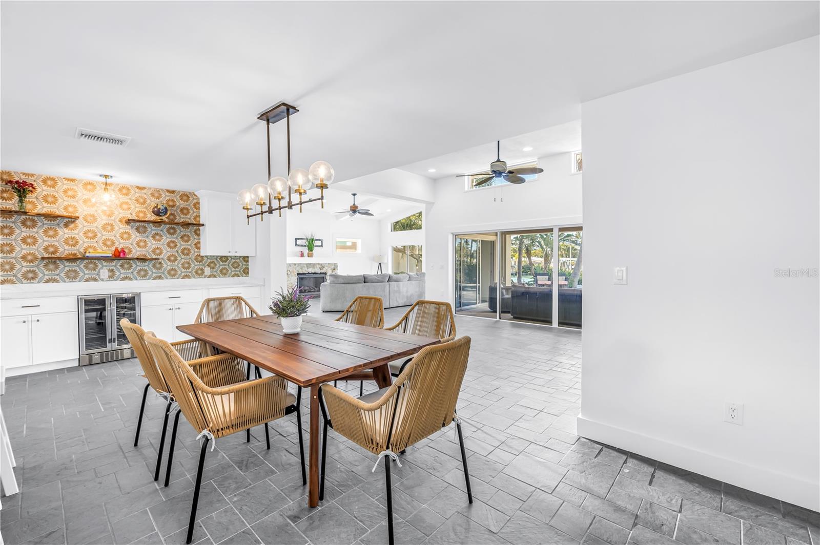 Kitchen/dining/living