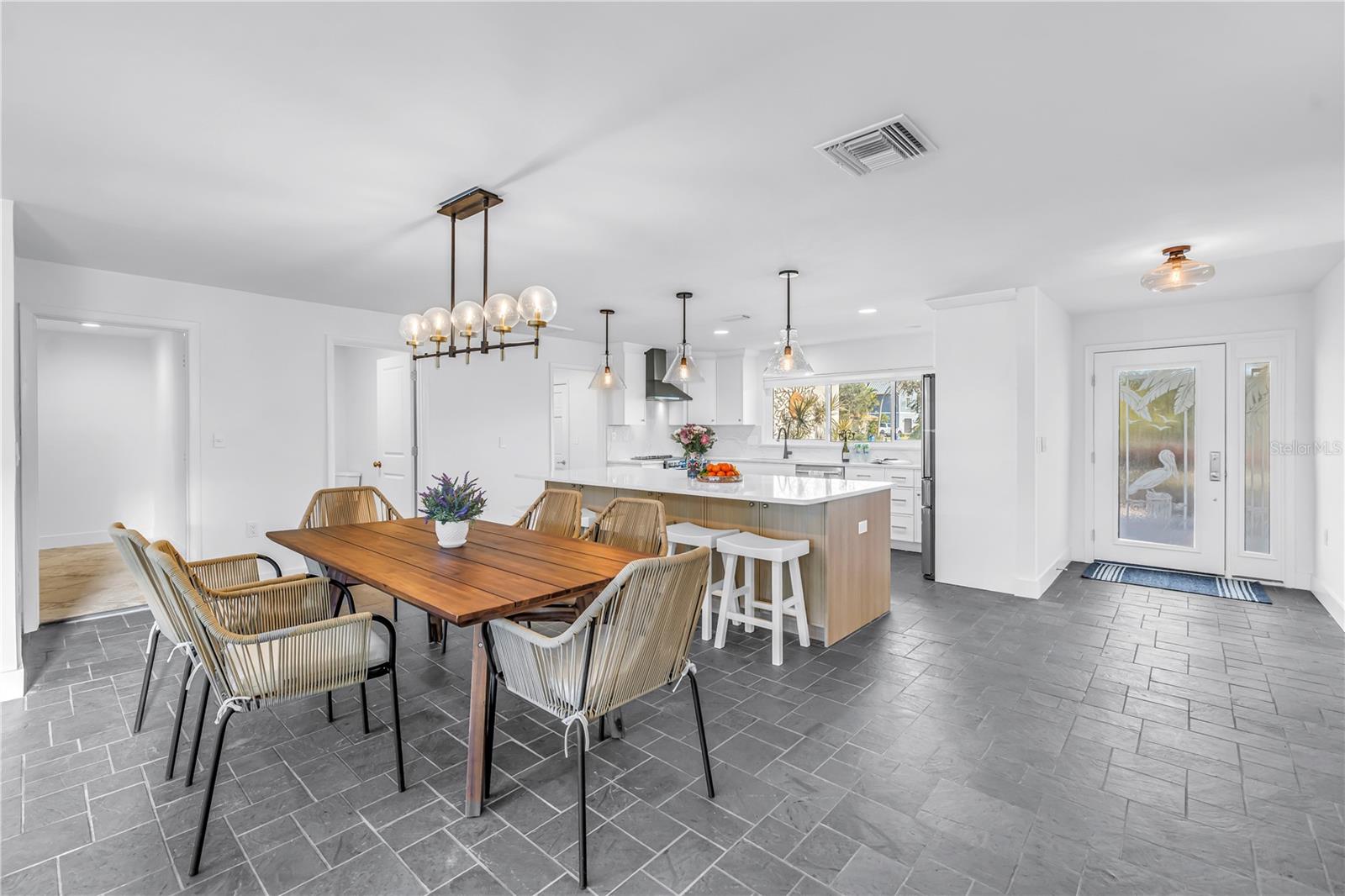 Kitchen/dining/living