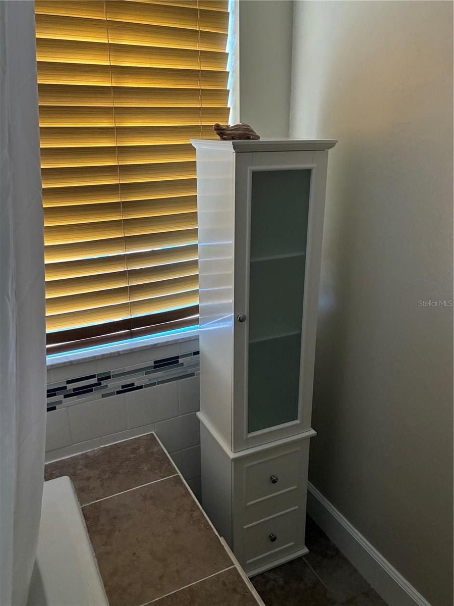 GAINESVILLE, FL, 32653