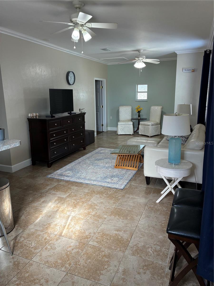 GAINESVILLE, FL, 32653