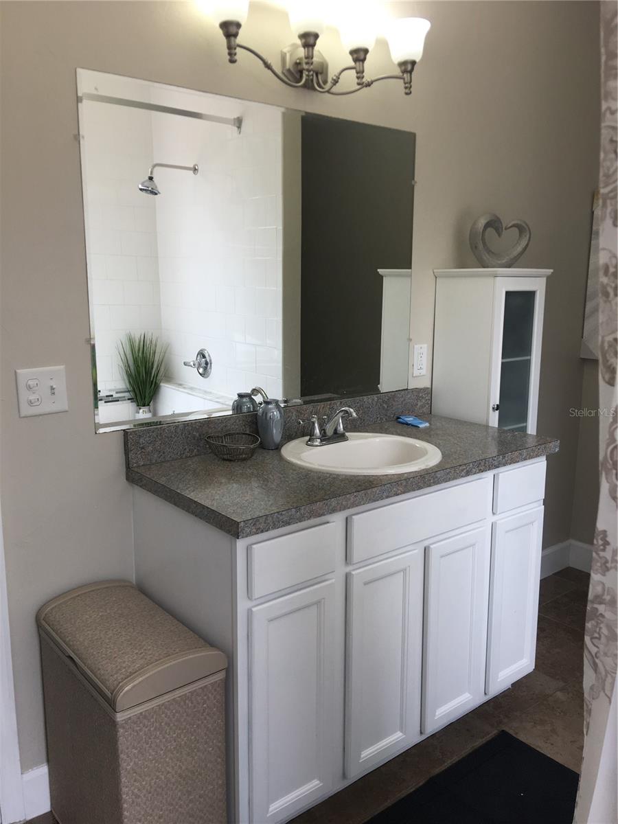 GAINESVILLE, FL, 32653