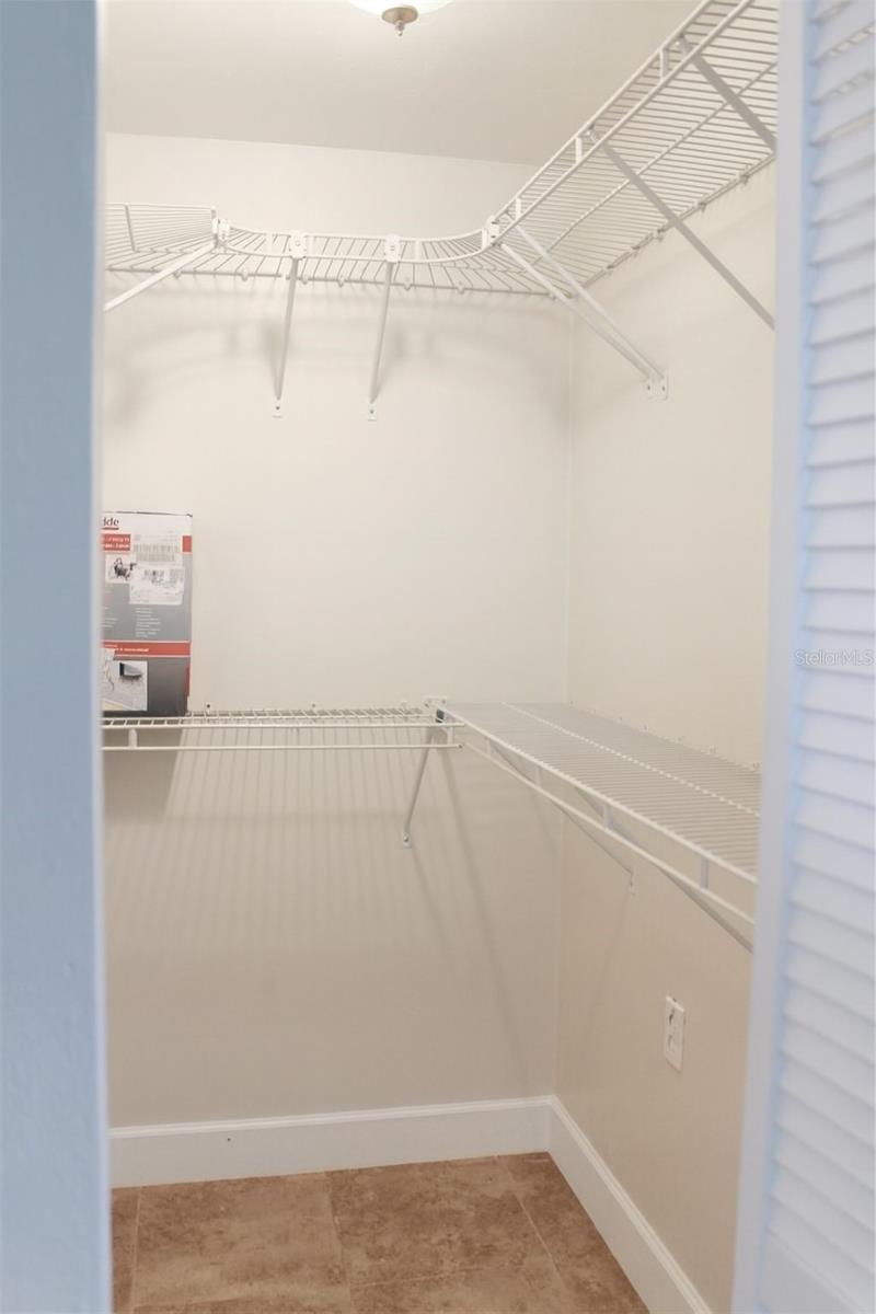 GAINESVILLE, FL, 32653