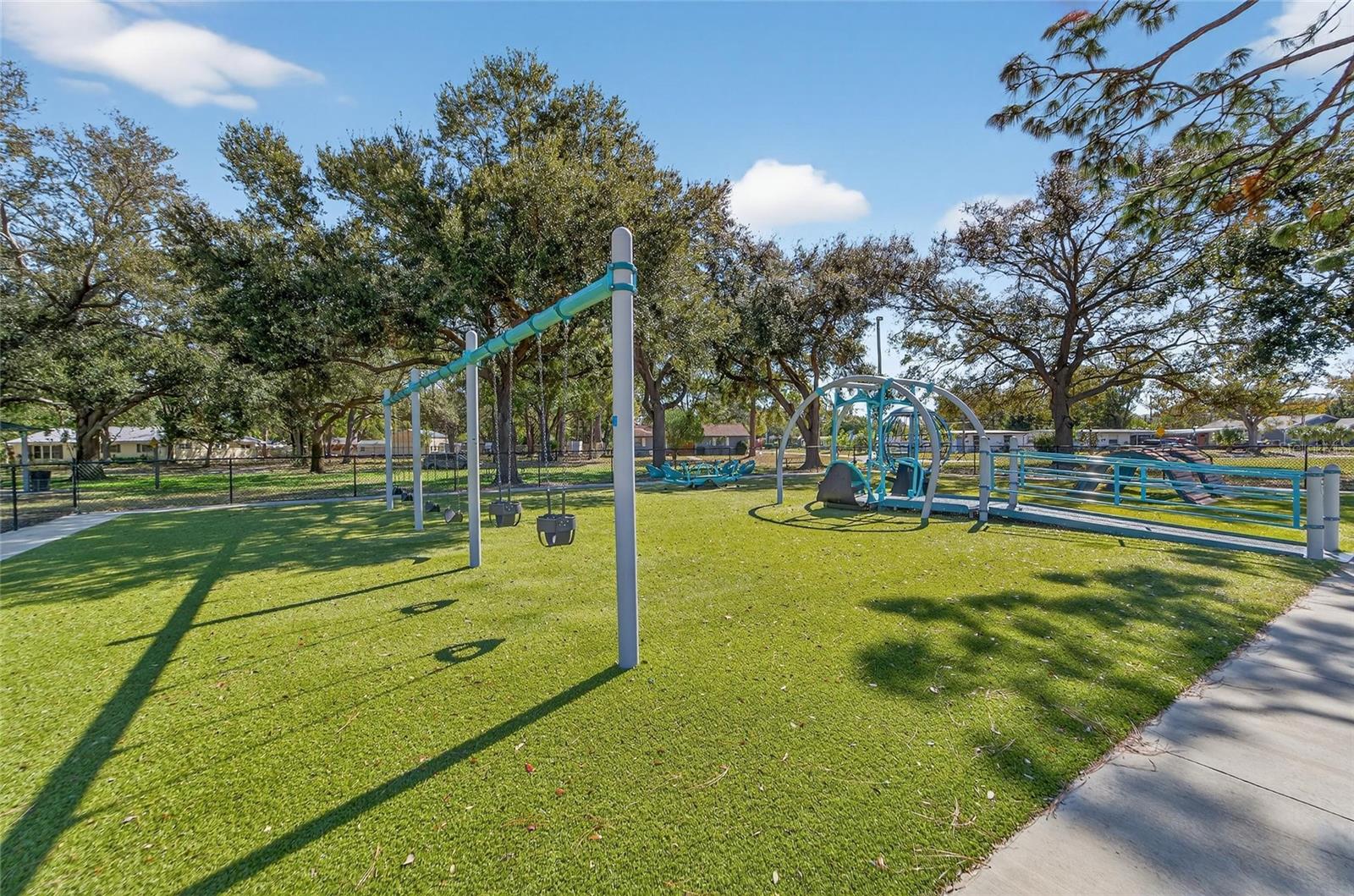 512 ATWOOD AVE N, ST PETERSBURG, FL, 33702