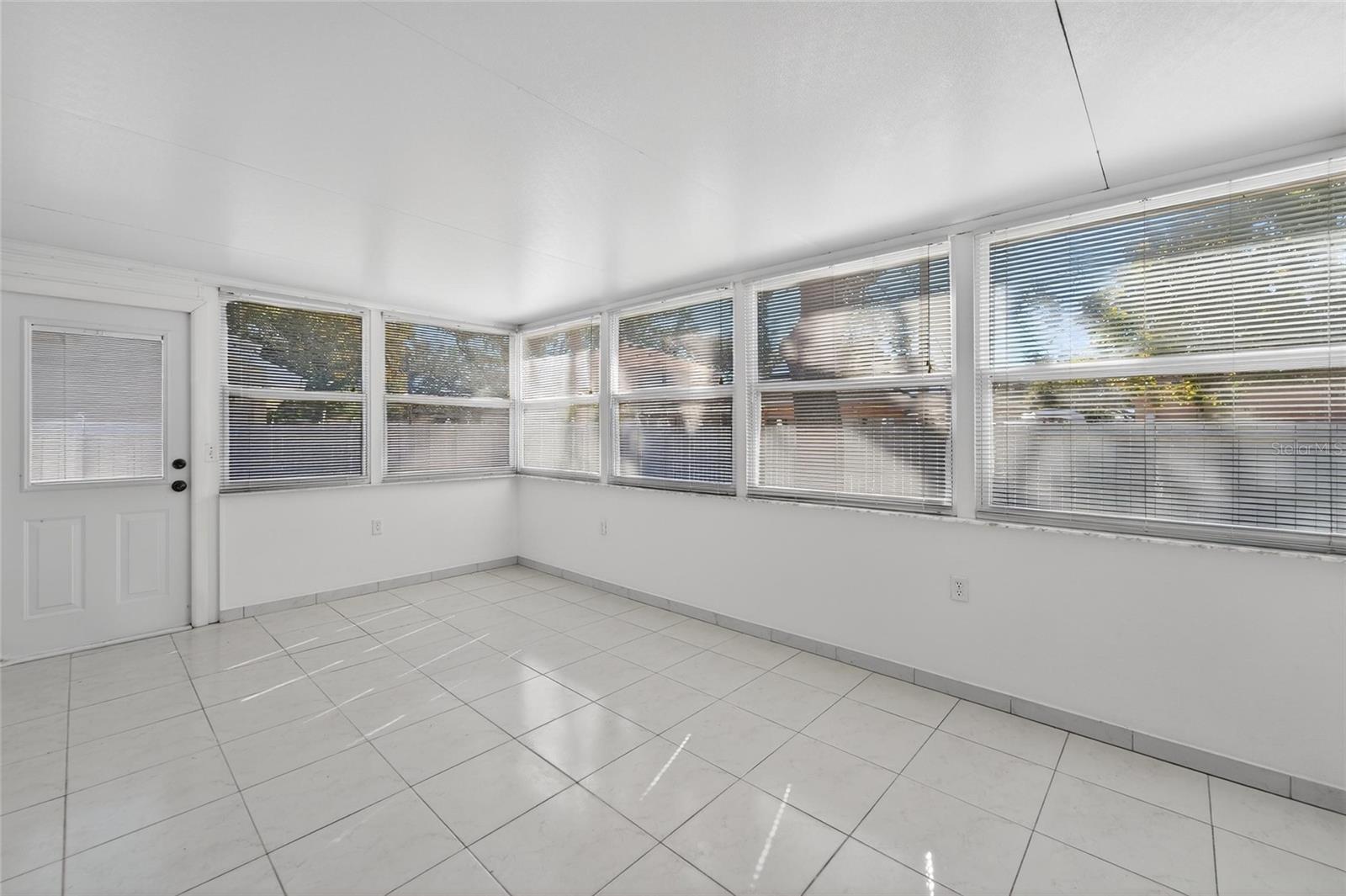 512 ATWOOD AVE N, ST PETERSBURG, FL, 33702