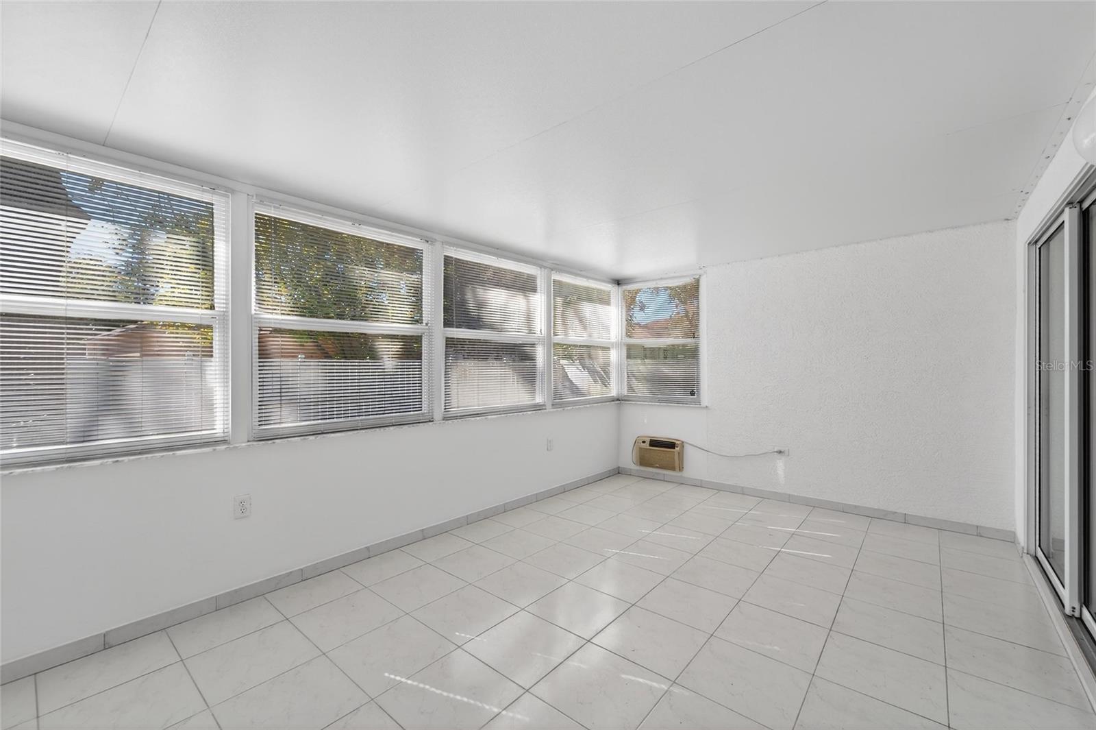 512 ATWOOD AVE N, ST PETERSBURG, FL, 33702