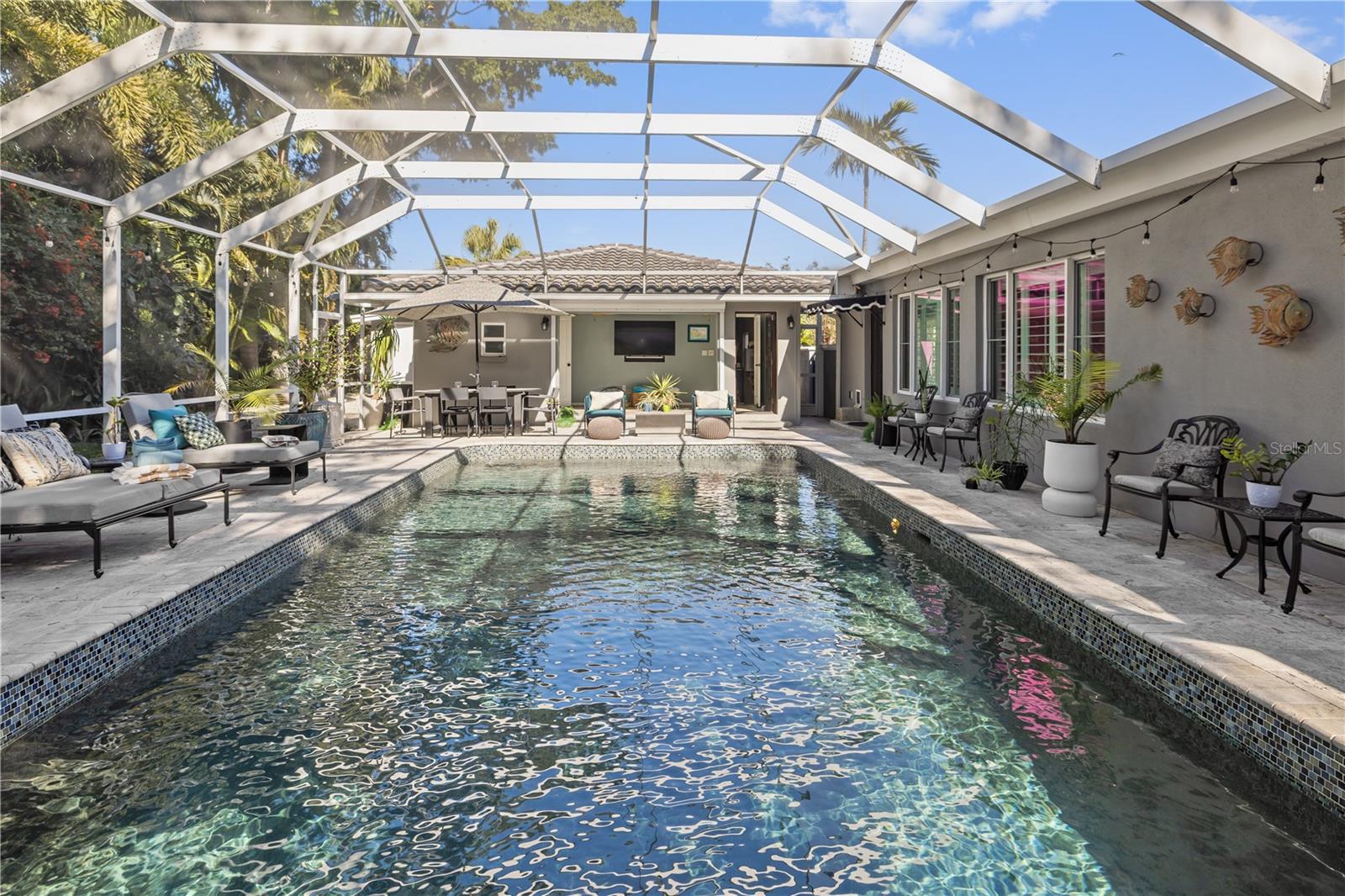 720 BRIGHTWATERS BLVD NE, ST PETERSBURG, FL, 33704