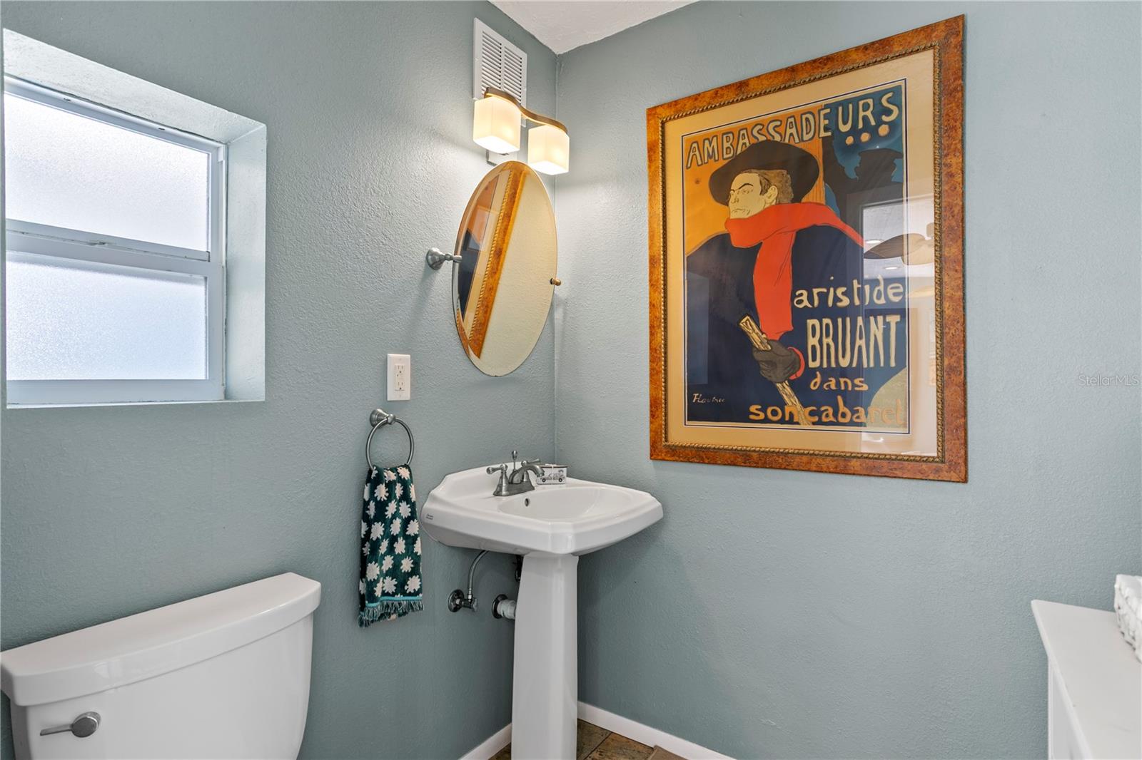 720 BRIGHTWATERS BLVD NE, ST PETERSBURG, FL, 33704