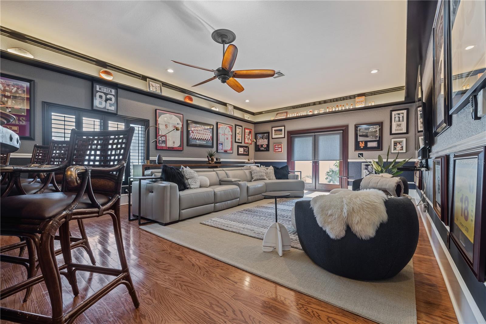 720 BRIGHTWATERS BLVD NE, ST PETERSBURG, FL, 33704