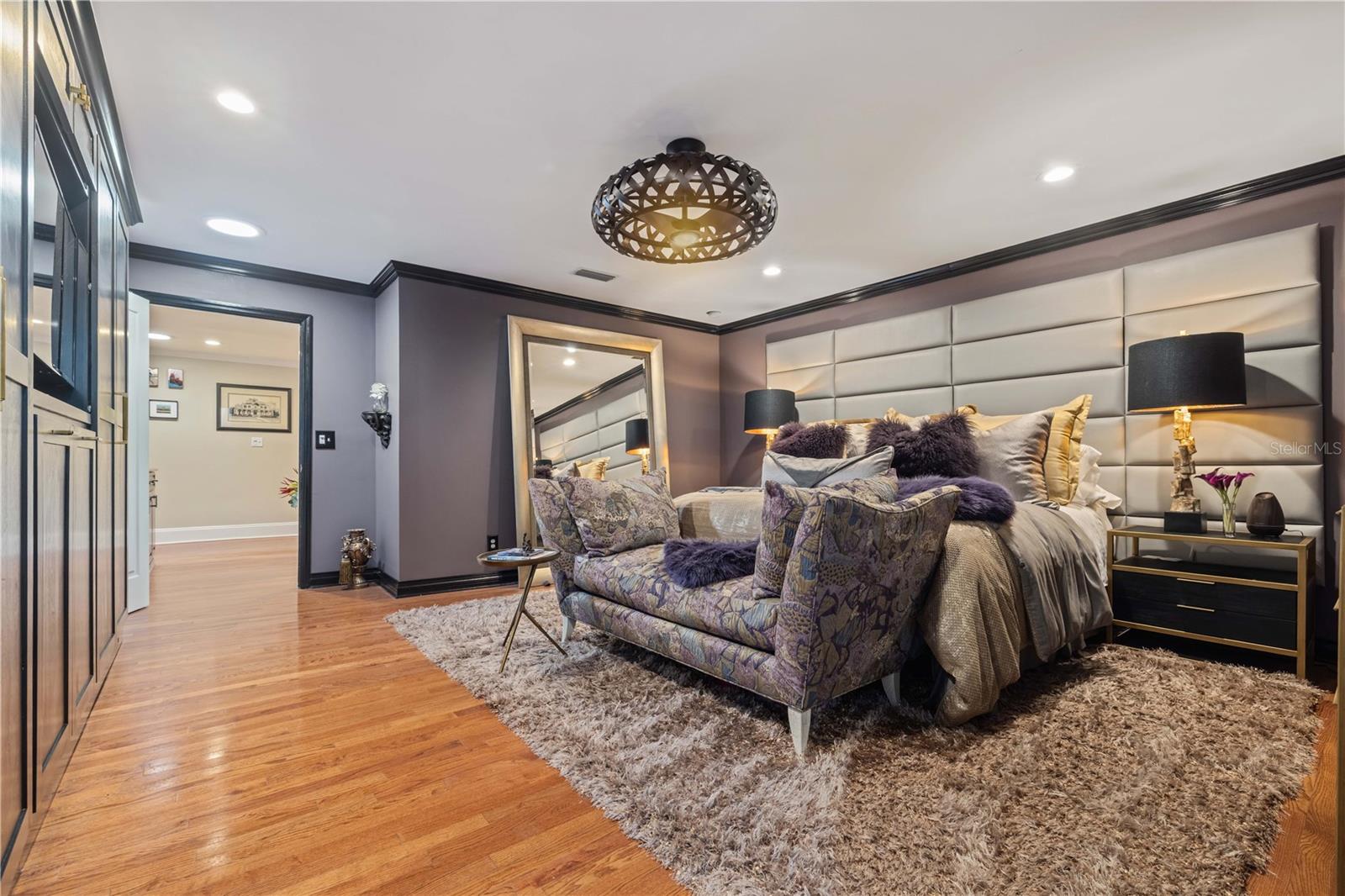 720 BRIGHTWATERS BLVD NE, ST PETERSBURG, FL, 33704