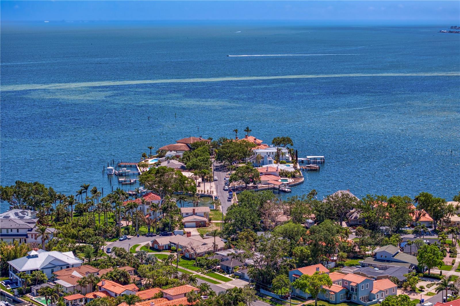 720 BRIGHTWATERS BLVD NE, ST PETERSBURG, FL, 33704