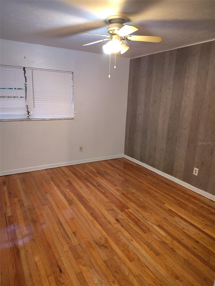 1104 CEDAR LAKE DR, TAMPA, FL, 33612