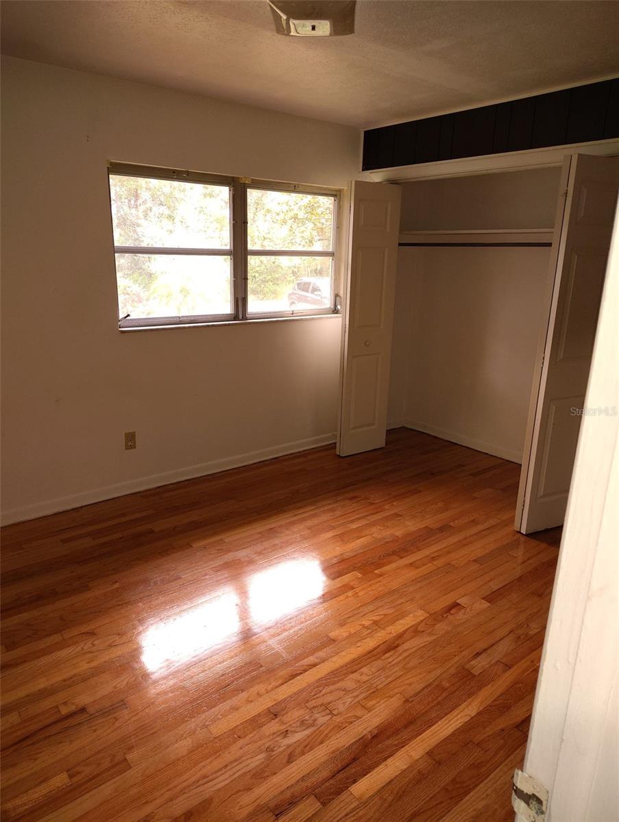 1104 CEDAR LAKE DR, TAMPA, FL, 33612