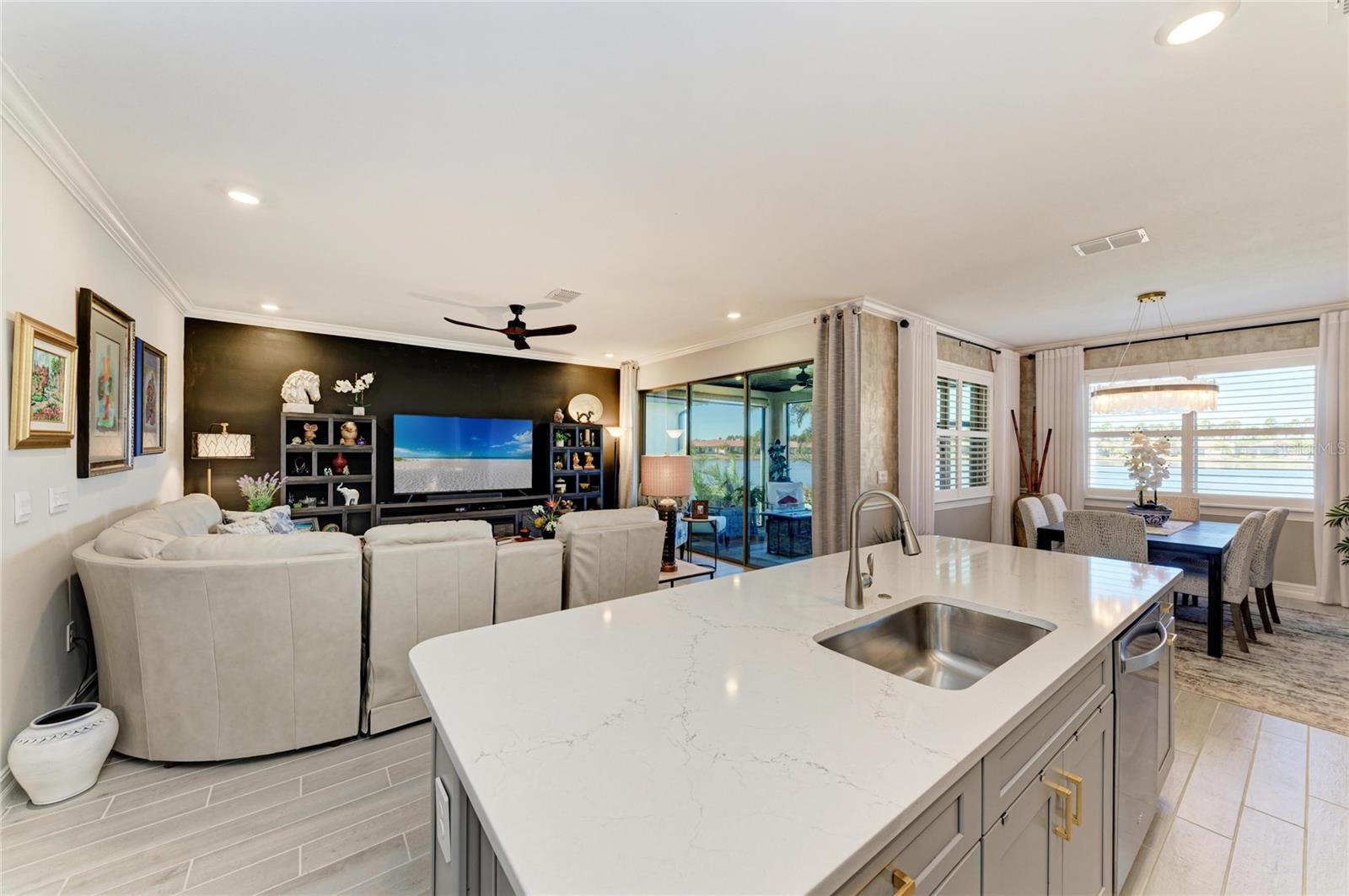 332 VILLORESI BLVD, NOKOMIS, FL, 34275