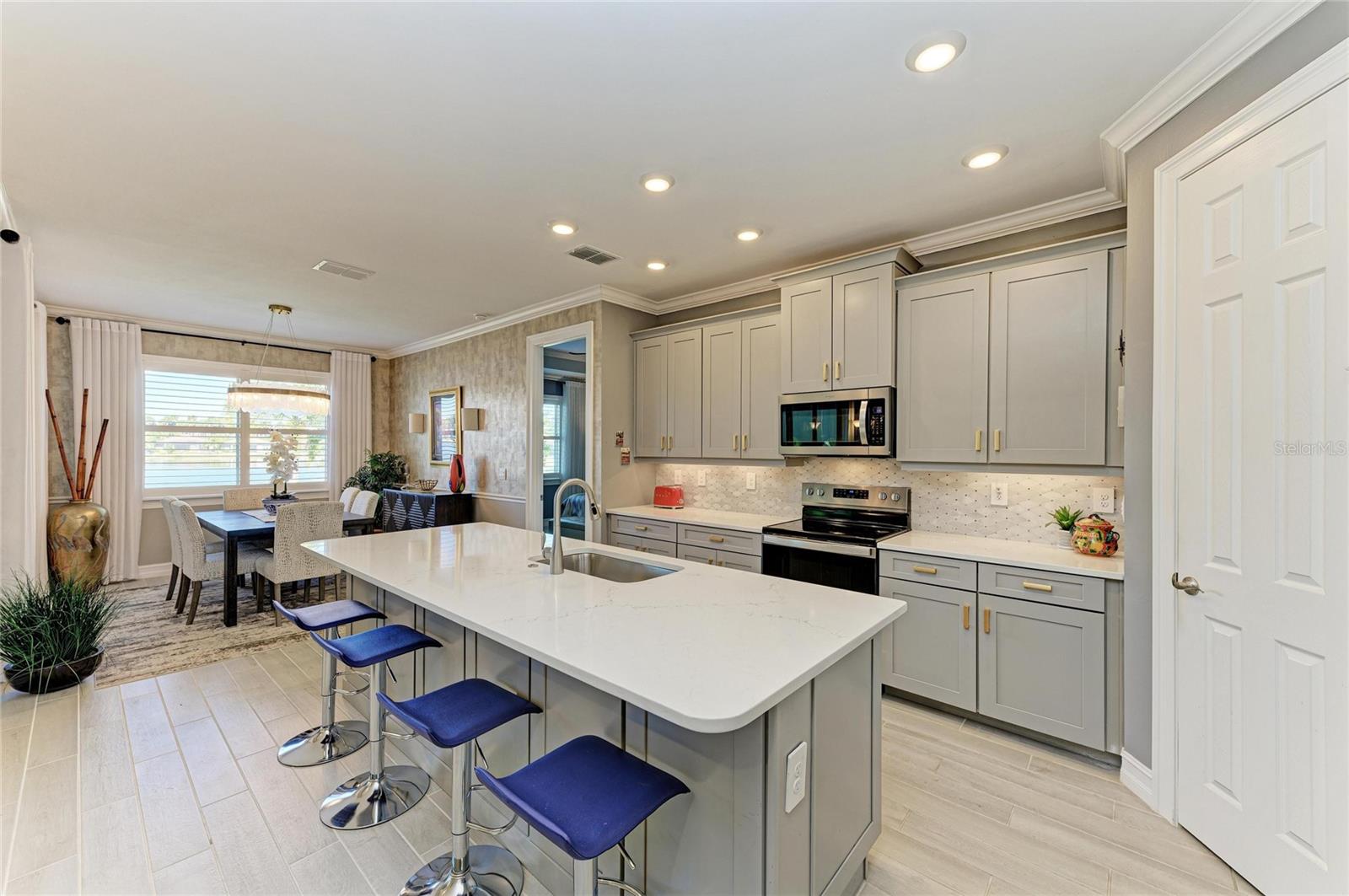 332 VILLORESI BLVD, NOKOMIS, FL, 34275