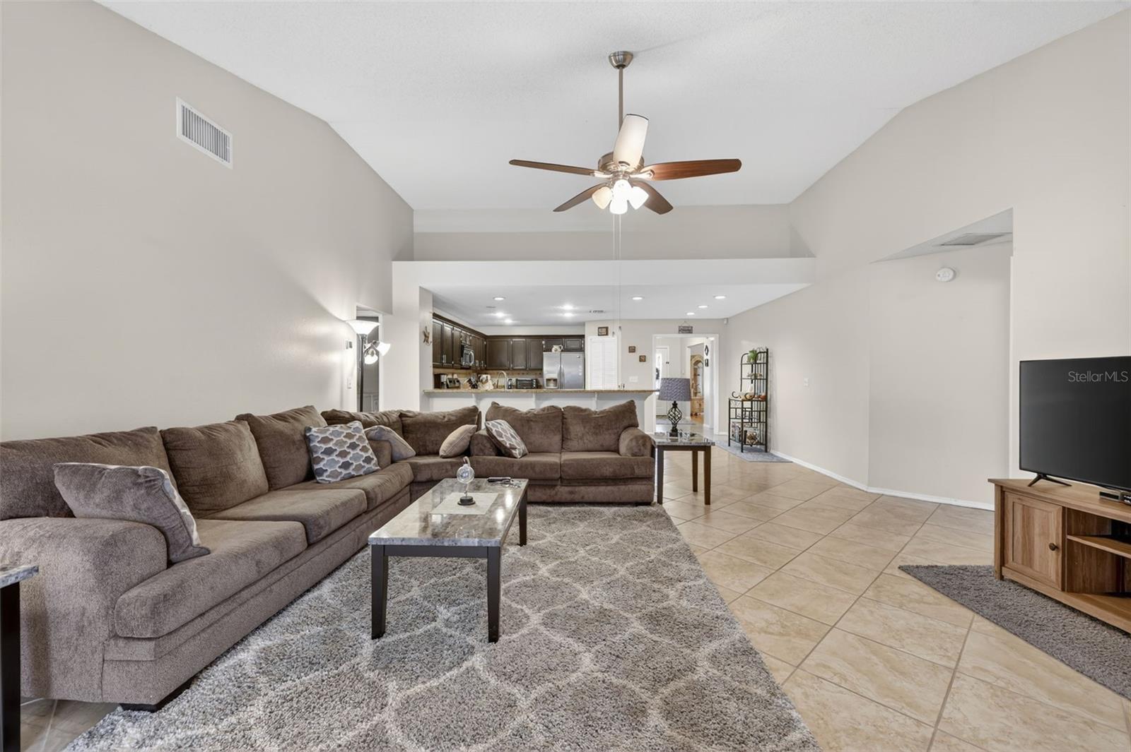 9410 PEBBLE GLEN AVE, TAMPA, FL, 33647