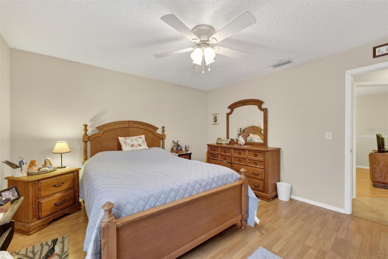 9410 PEBBLE GLEN AVE, TAMPA, FL, 33647