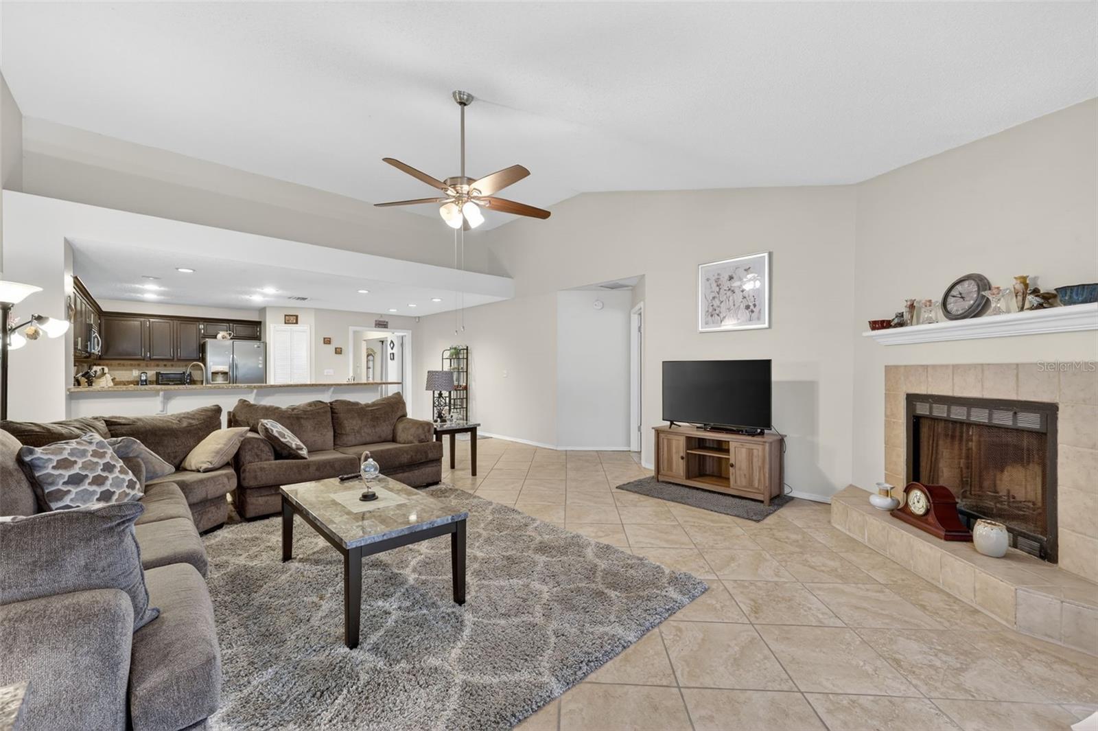 9410 PEBBLE GLEN AVE, TAMPA, FL, 33647