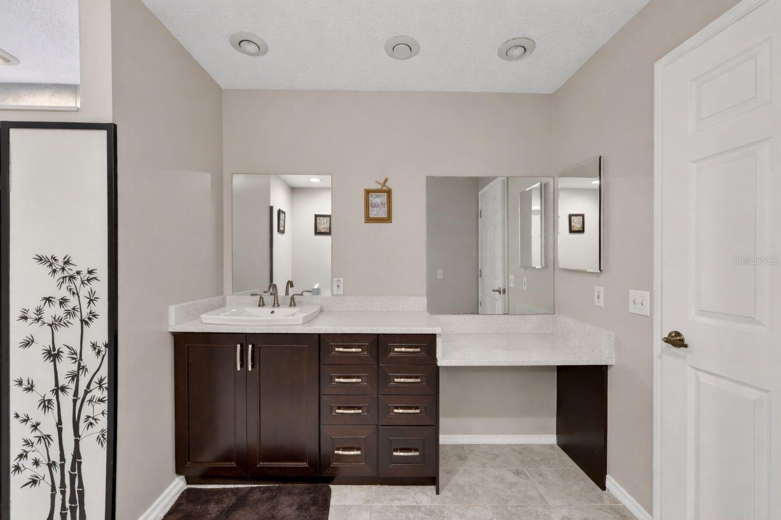 9410 PEBBLE GLEN AVE, TAMPA, FL, 33647