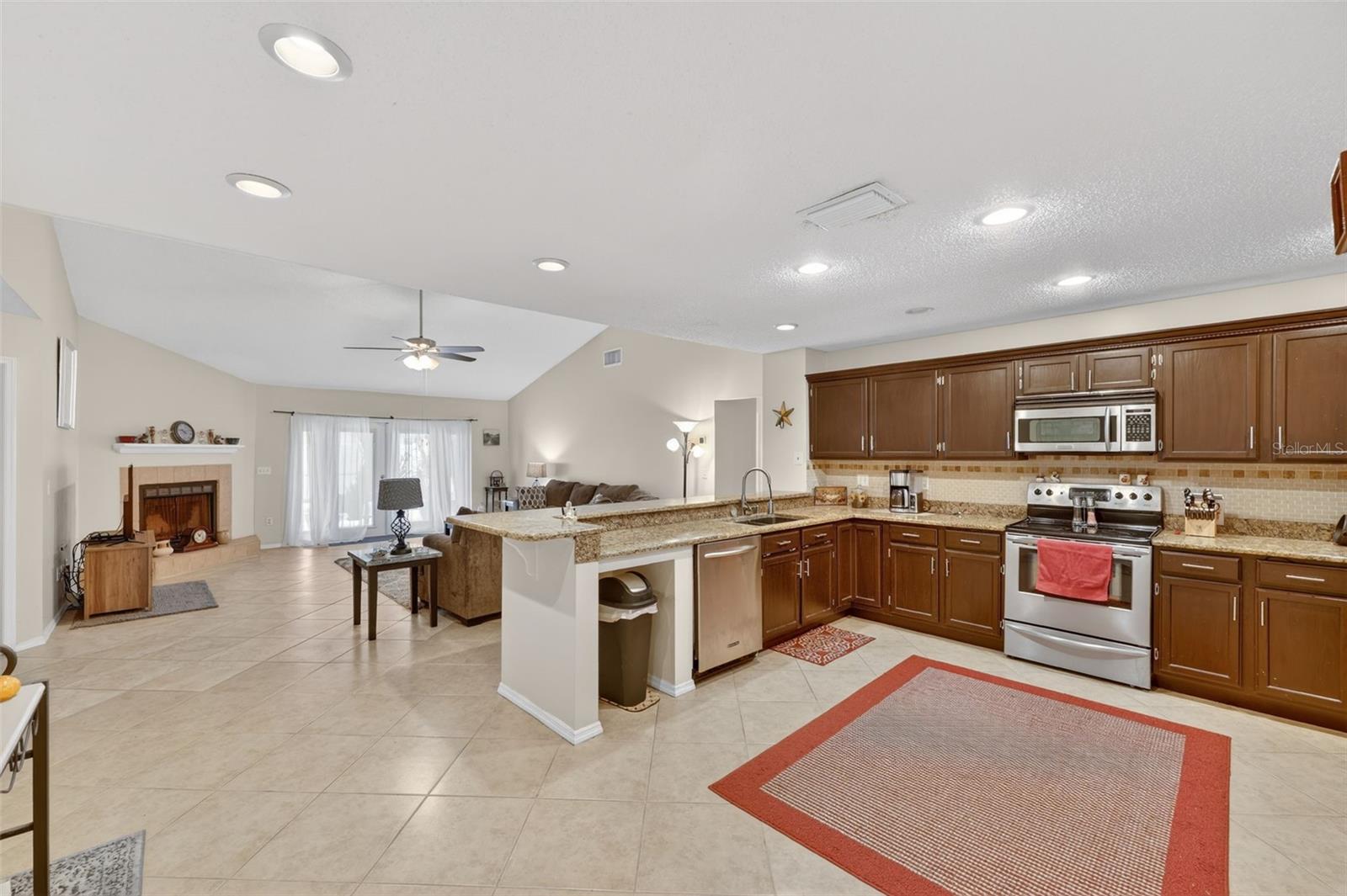 9410 PEBBLE GLEN AVE, TAMPA, FL, 33647