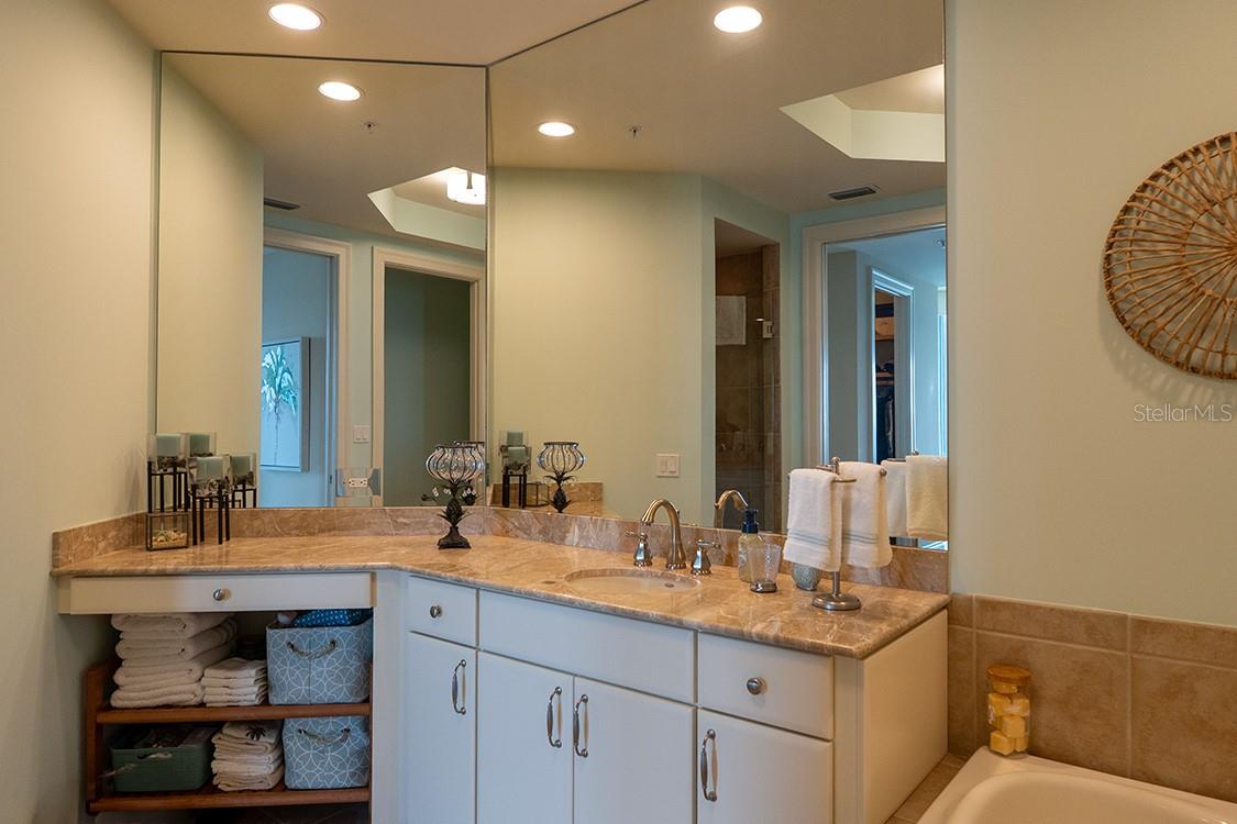 140 RIVIERA DUNES WAY #503, PALMETTO, FL, 34221