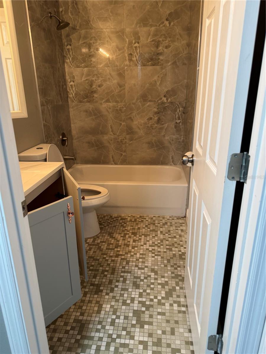 9009 TUDOR DR #G110, TAMPA, FL, 33615