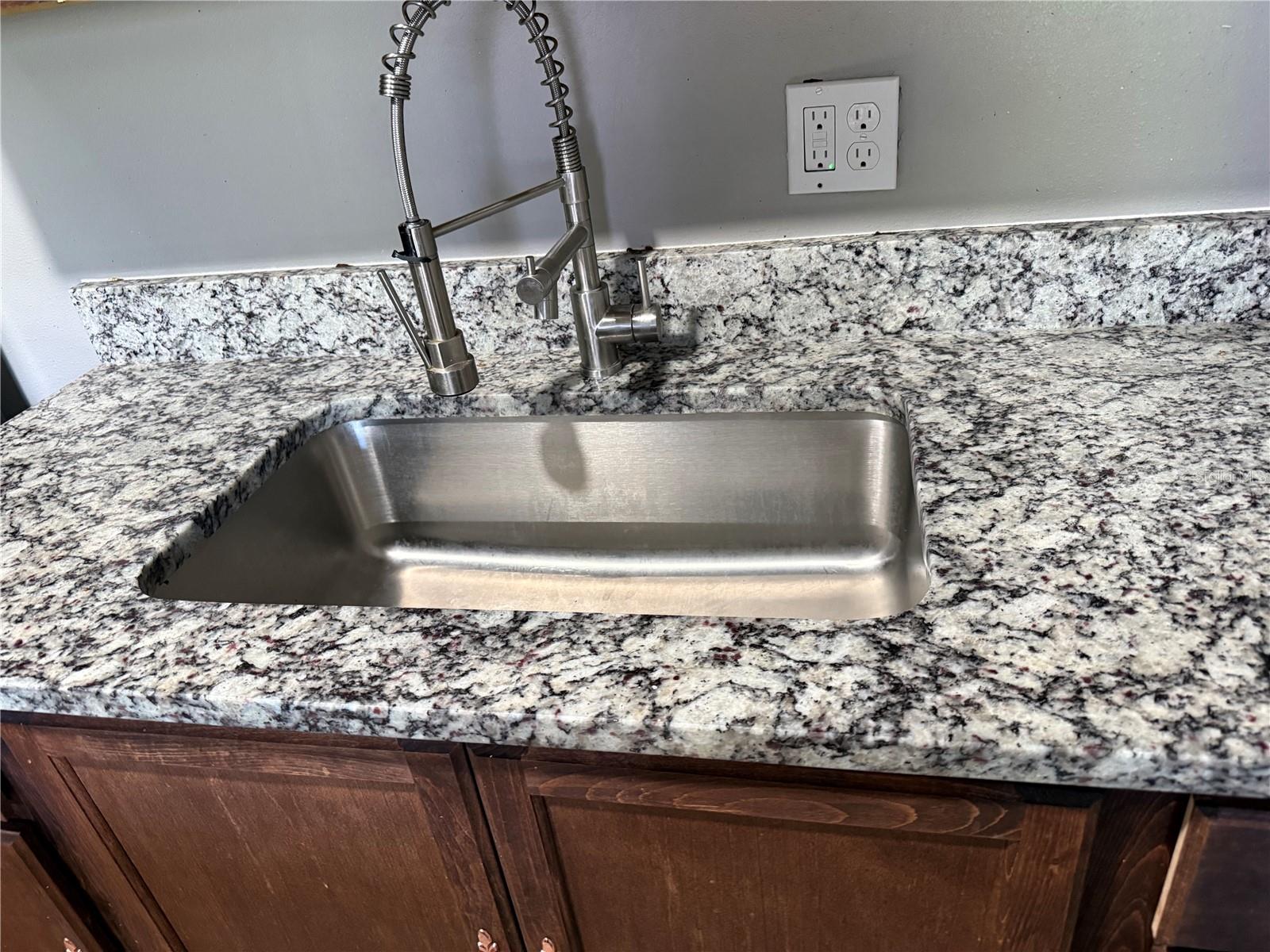 9009 TUDOR DR #G110, TAMPA, FL, 33615