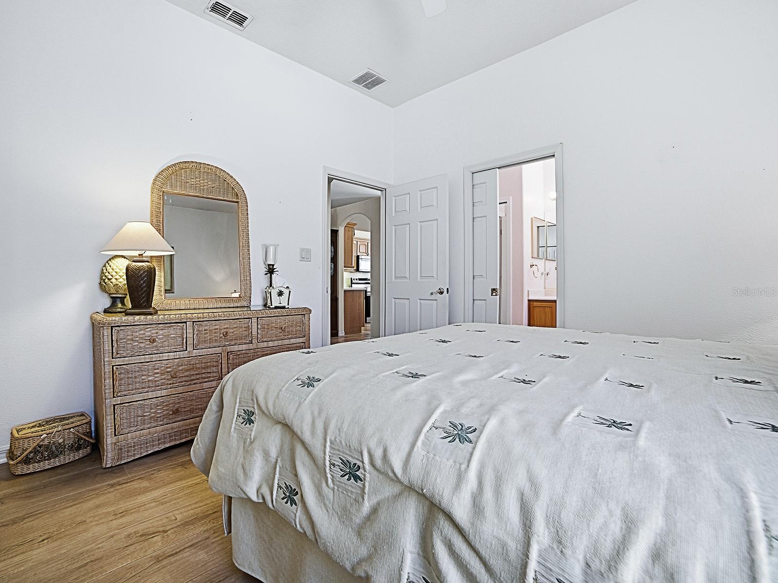 24239 BELLE MEDE DR, LEESBURG, FL, 34748