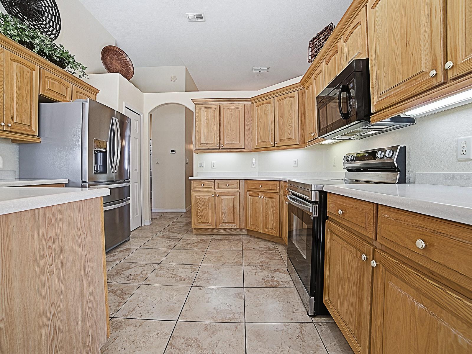 24239 BELLE MEDE DR, LEESBURG, FL, 34748