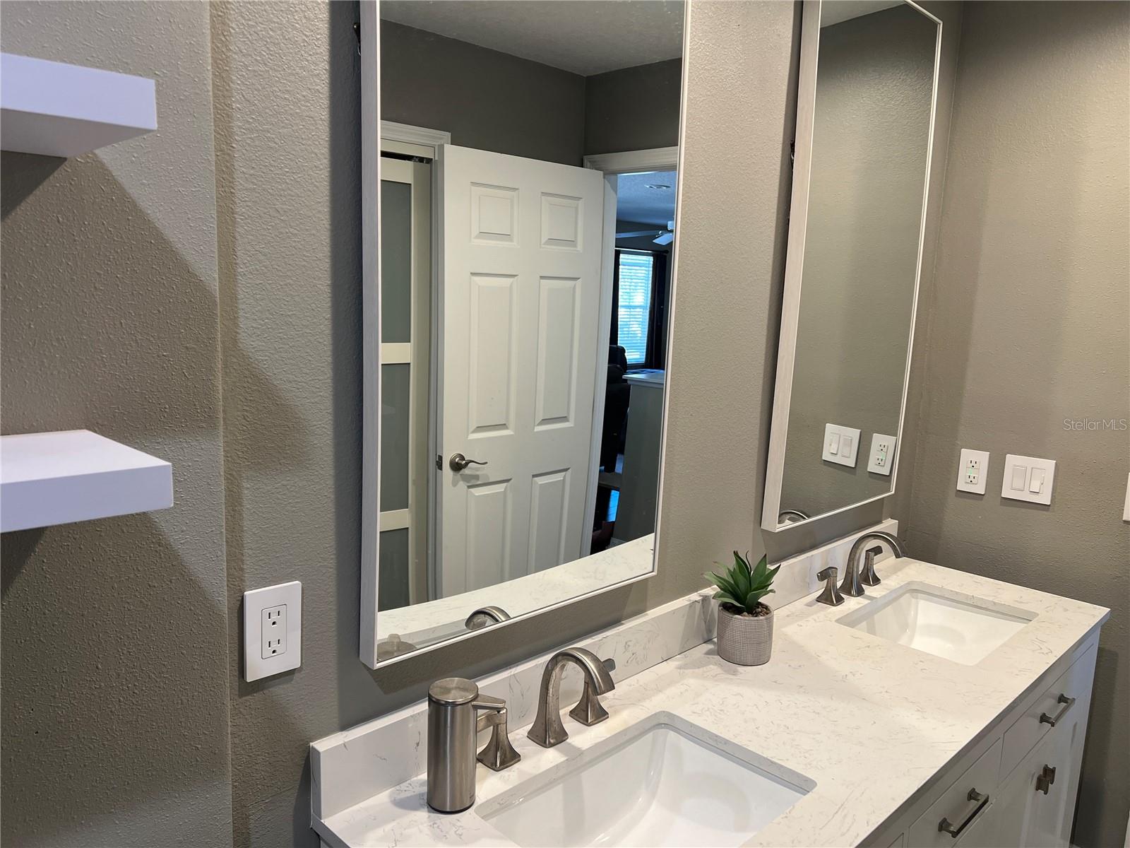 9754 PINEOLA DR, ORLANDO, FL, 32836