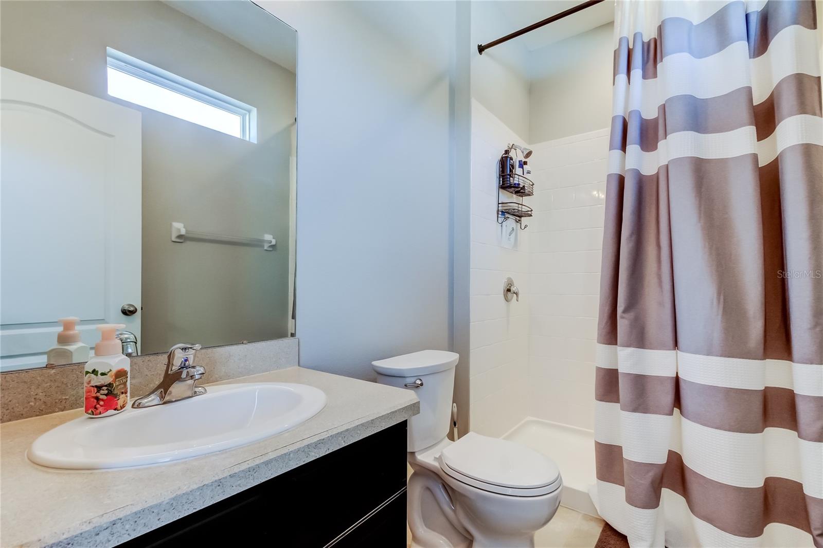 First Floor en suite bathroom