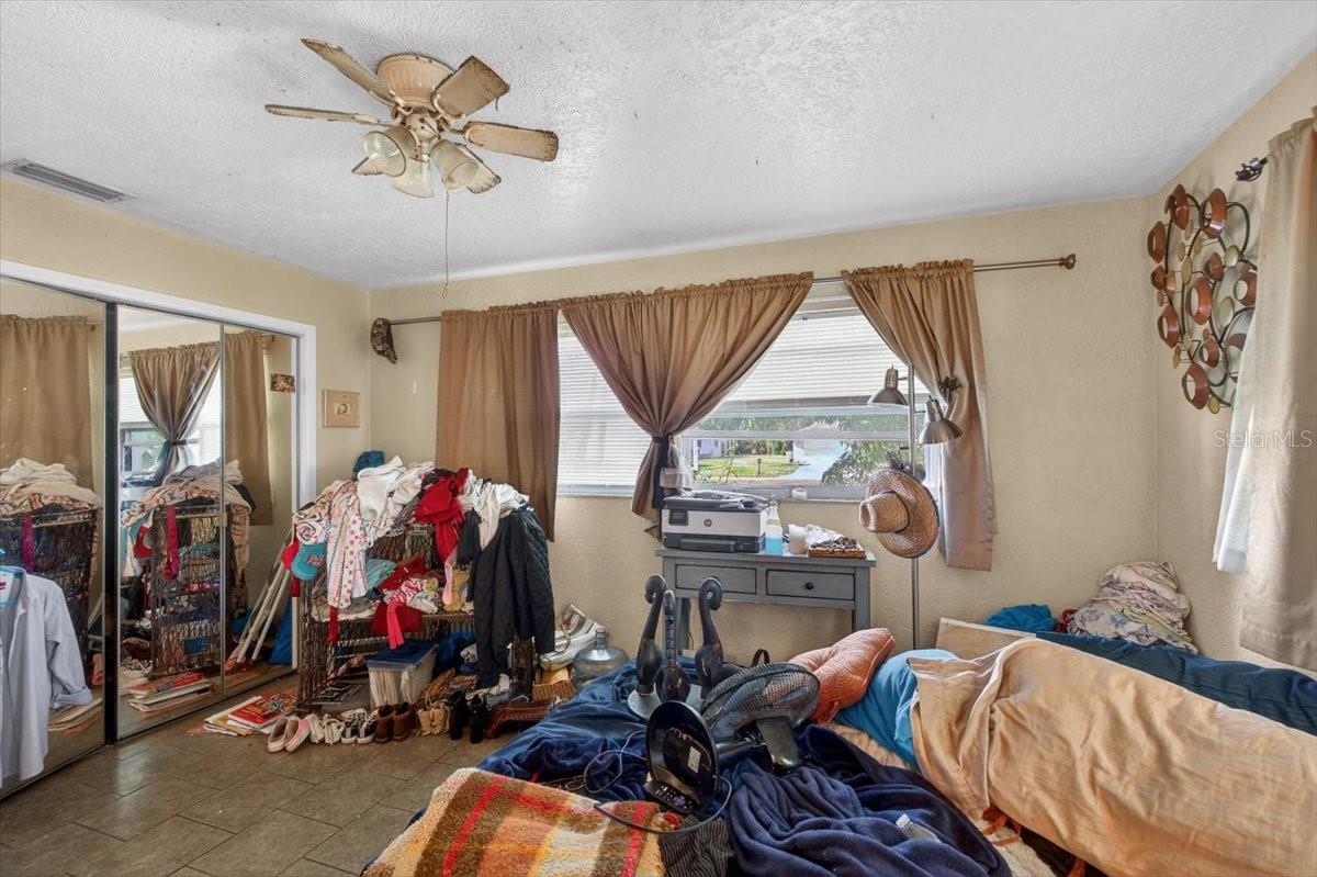 4033 COUNTRY CLUB BLVD, CAPE CORAL, FL, 33904